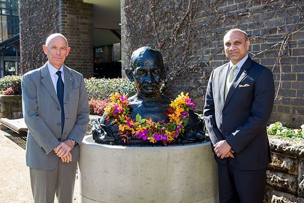 Min-Raju-with-Fred-Hilmer-at-UNSW.jpg